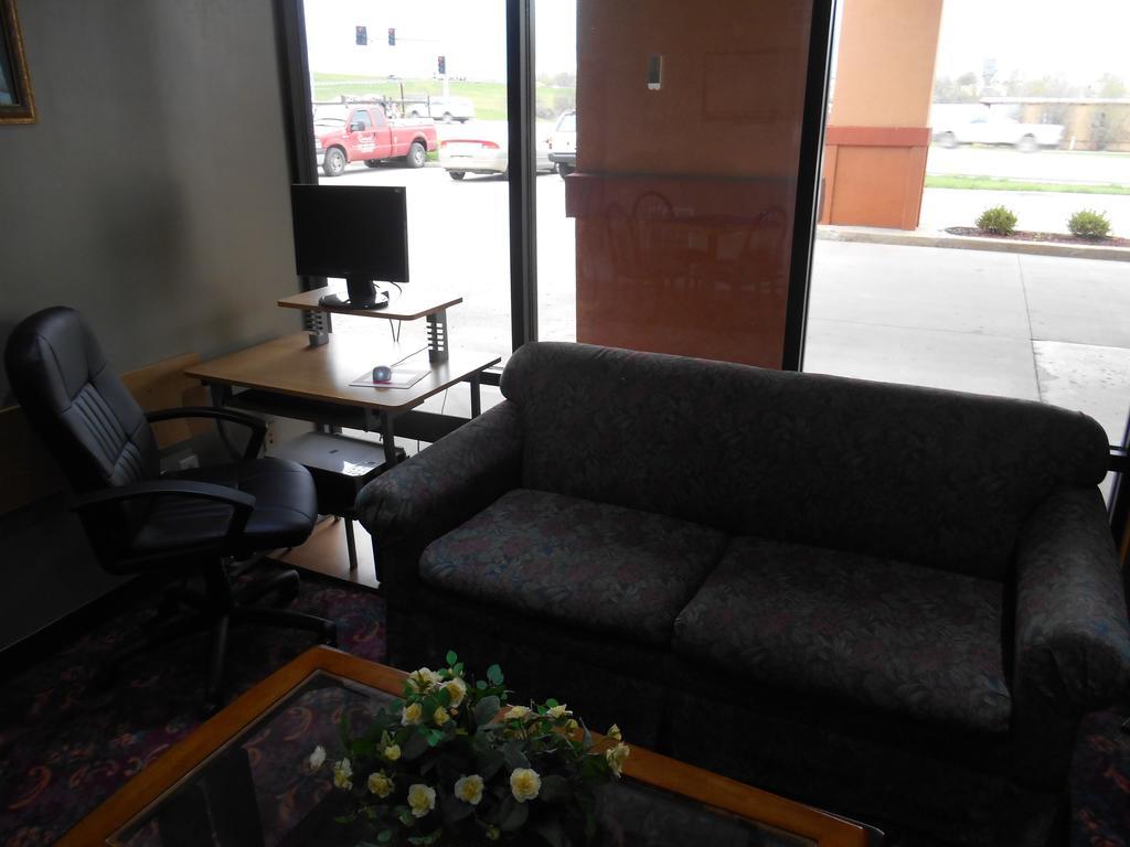 Ameristay Inn St Joseph Сент-Джозеф Экстерьер фото